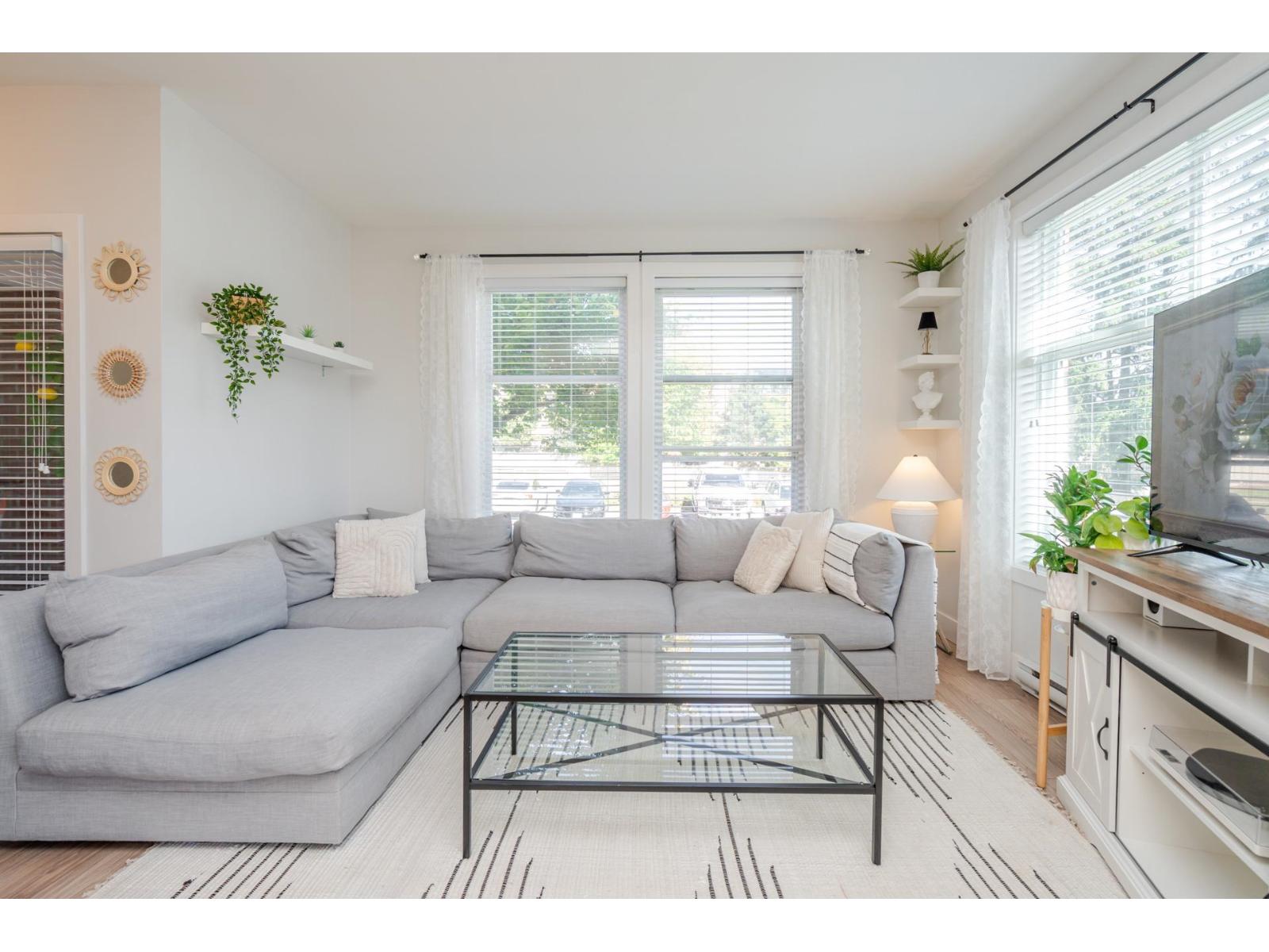 105 15956 86a Avenue, Surrey, British Columbia  V4N 6N8 - Photo 2 - R3048990