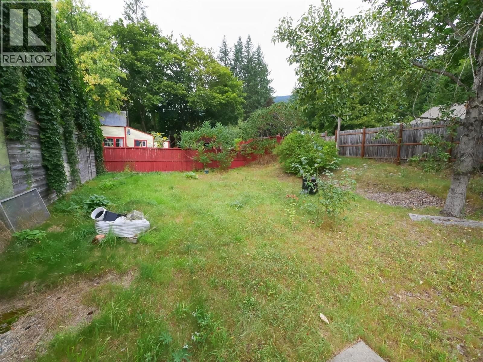 306 & 310 Lake Avenue, Silverton, British Columbia  V0G 1S0 - Photo 9 - 10363254