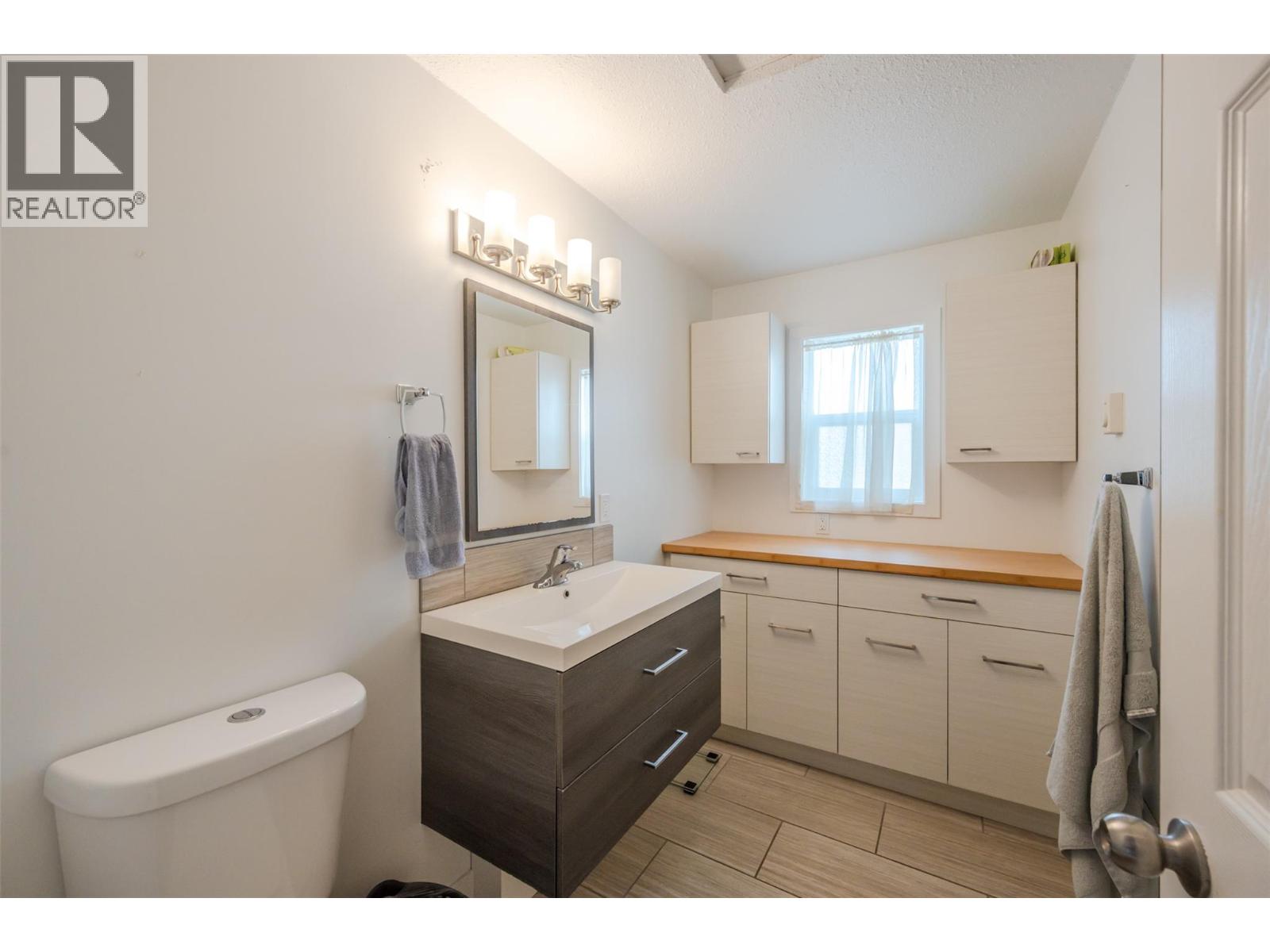 9716 Thompson Road, Summerland, British Columbia  V0H 1Z3 - Photo 12 - 10363282