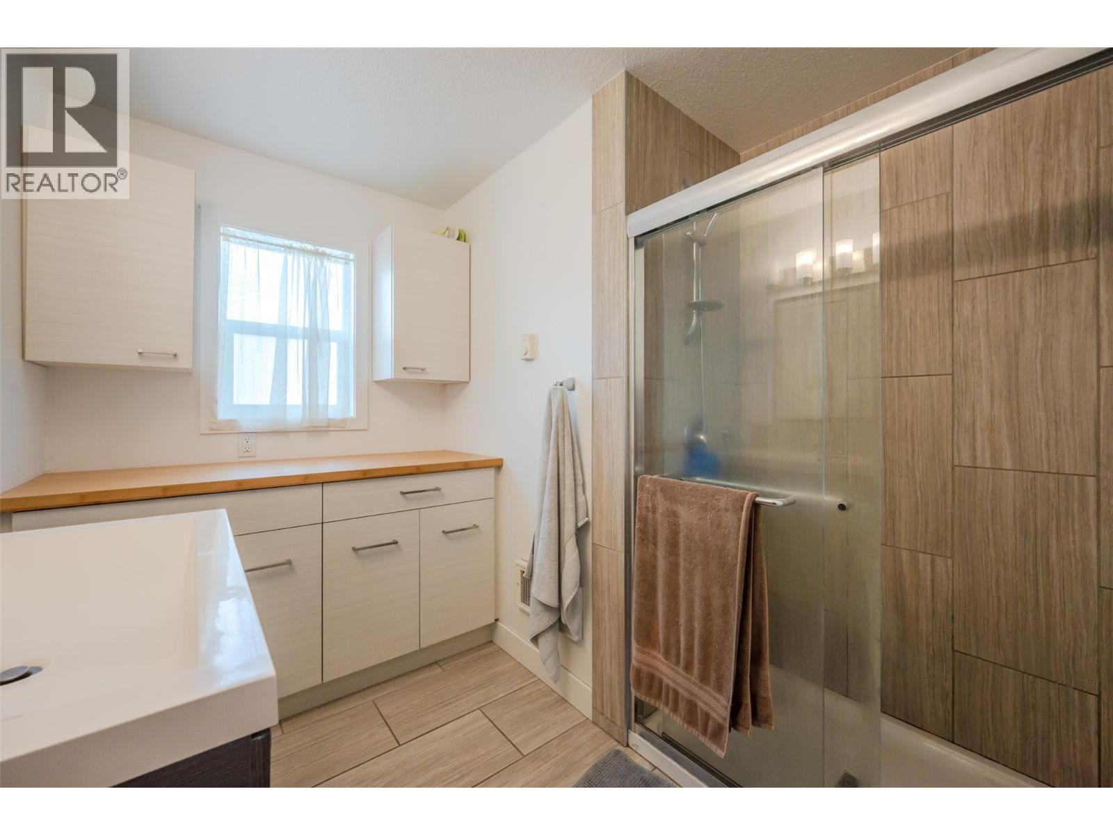 9716 Thompson Road, Summerland, British Columbia  V0H 1Z3 - Photo 13 - 10363282