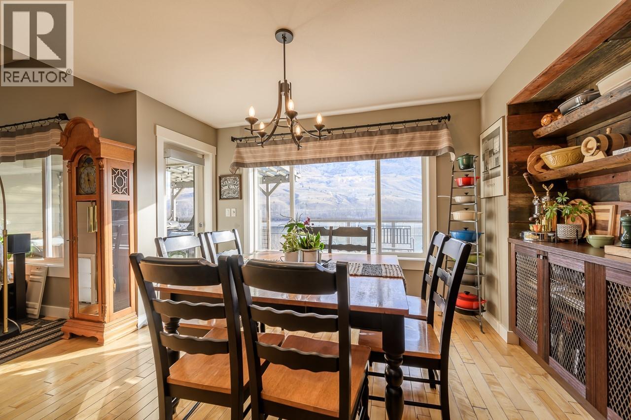 565 Mccurrach Place, Kamloops, British Columbia  V2B 8R1 - Photo 12 - 10363038