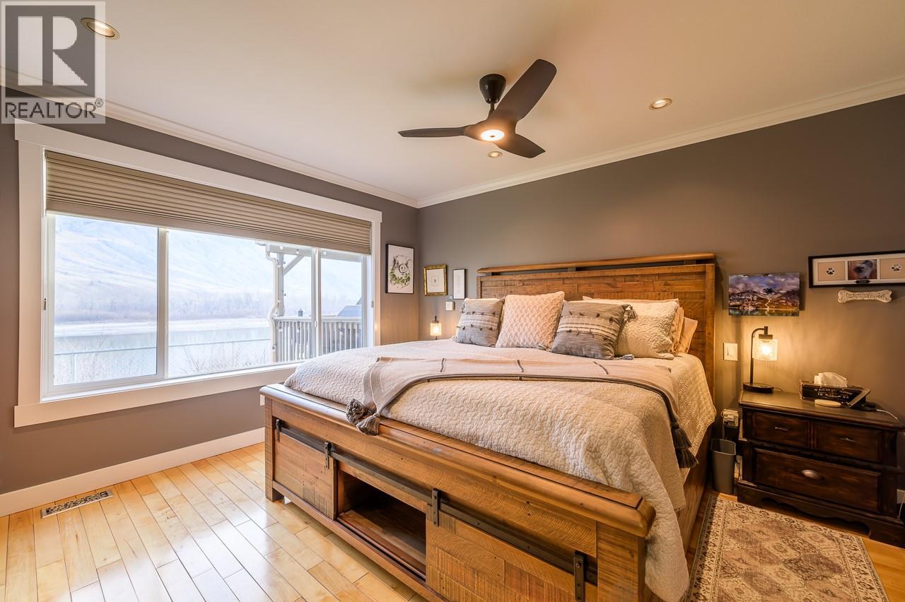 565 Mccurrach Place, Kamloops, British Columbia  V2B 8R1 - Photo 16 - 10363038