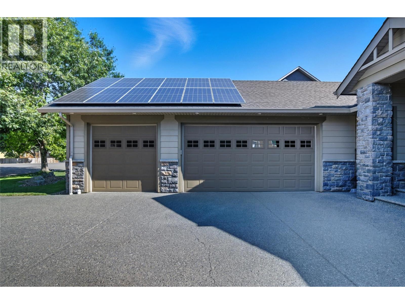 565 Mccurrach Place, Kamloops, British Columbia  V2B 8R1 - Photo 4 - 10363038