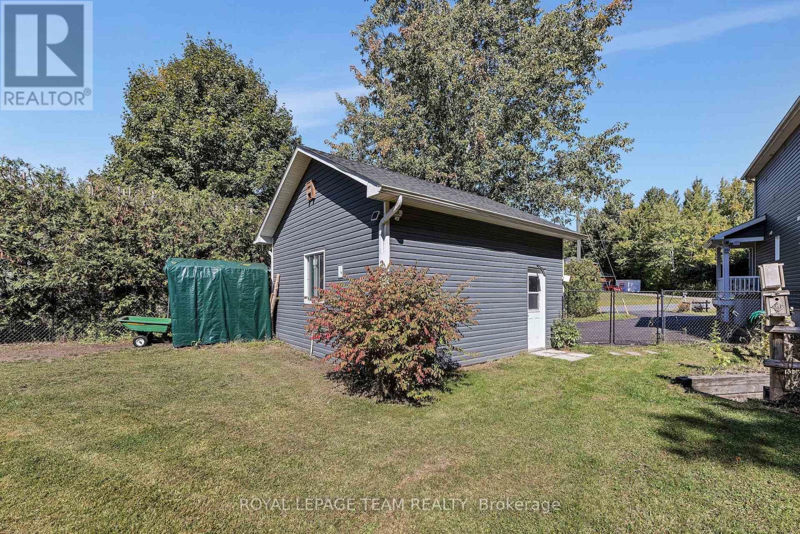 154 Cardinal Crescent, Clarence-Rockland, Ontario  K4K 1K9 - Photo 24 - X12409552