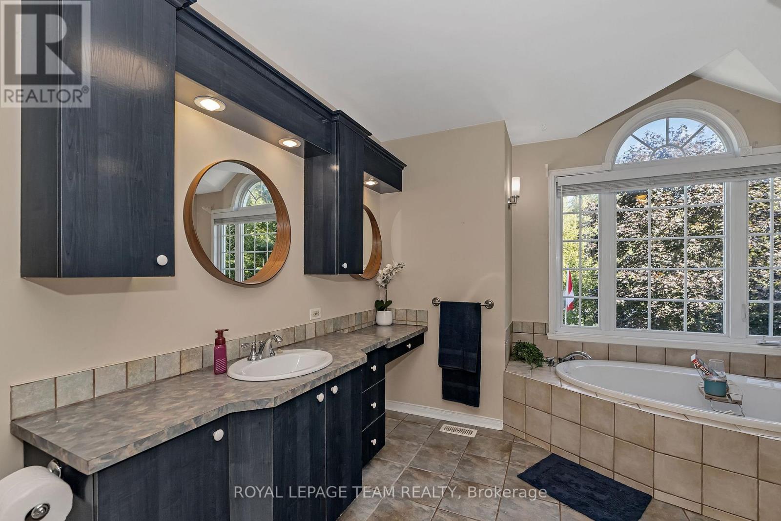 154 Cardinal Crescent, Clarence-Rockland, Ontario  K4K 1K9 - Photo 16 - X12409552