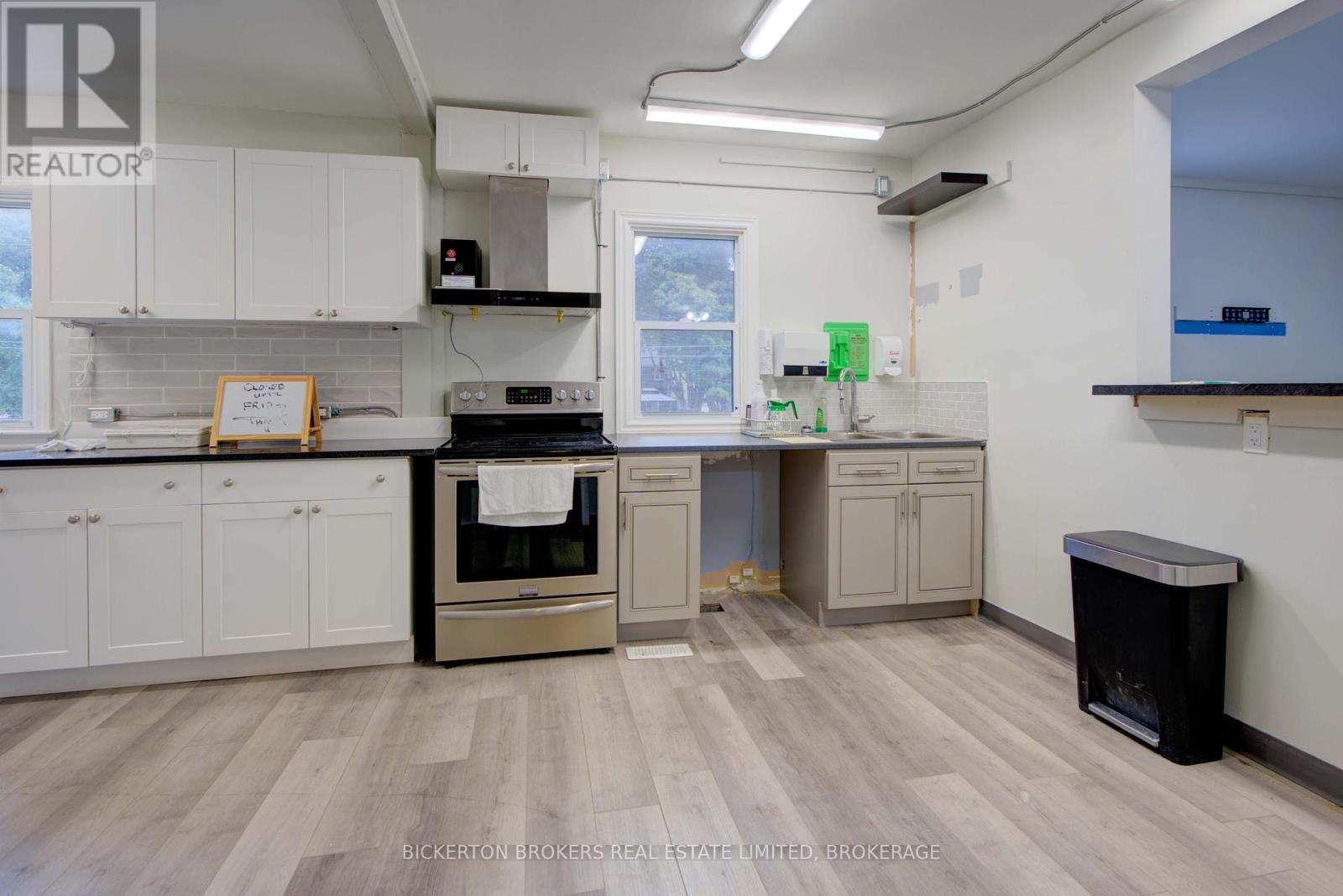 120 Garden Street, Gananoque, Ontario  K7G 1H9 - Photo 38 - X12409940