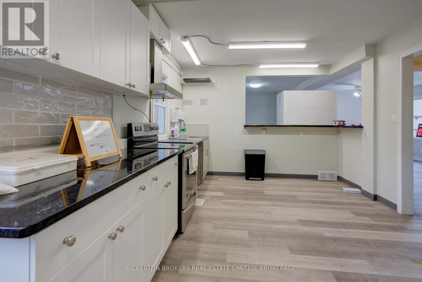 120 Garden Street, Gananoque, Ontario  K7G 1H9 - Photo 40 - X12409940