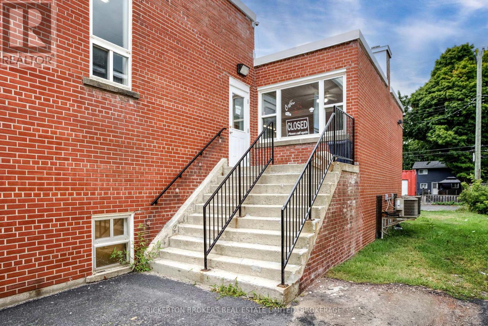 120 Garden Street, Gananoque, Ontario  K7G 1H9 - Photo 6 - X12409940
