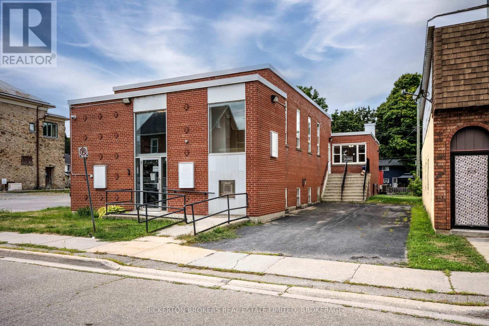 120 Garden Street, Gananoque, Ontario  K7G 1H9 - Photo 7 - X12409940