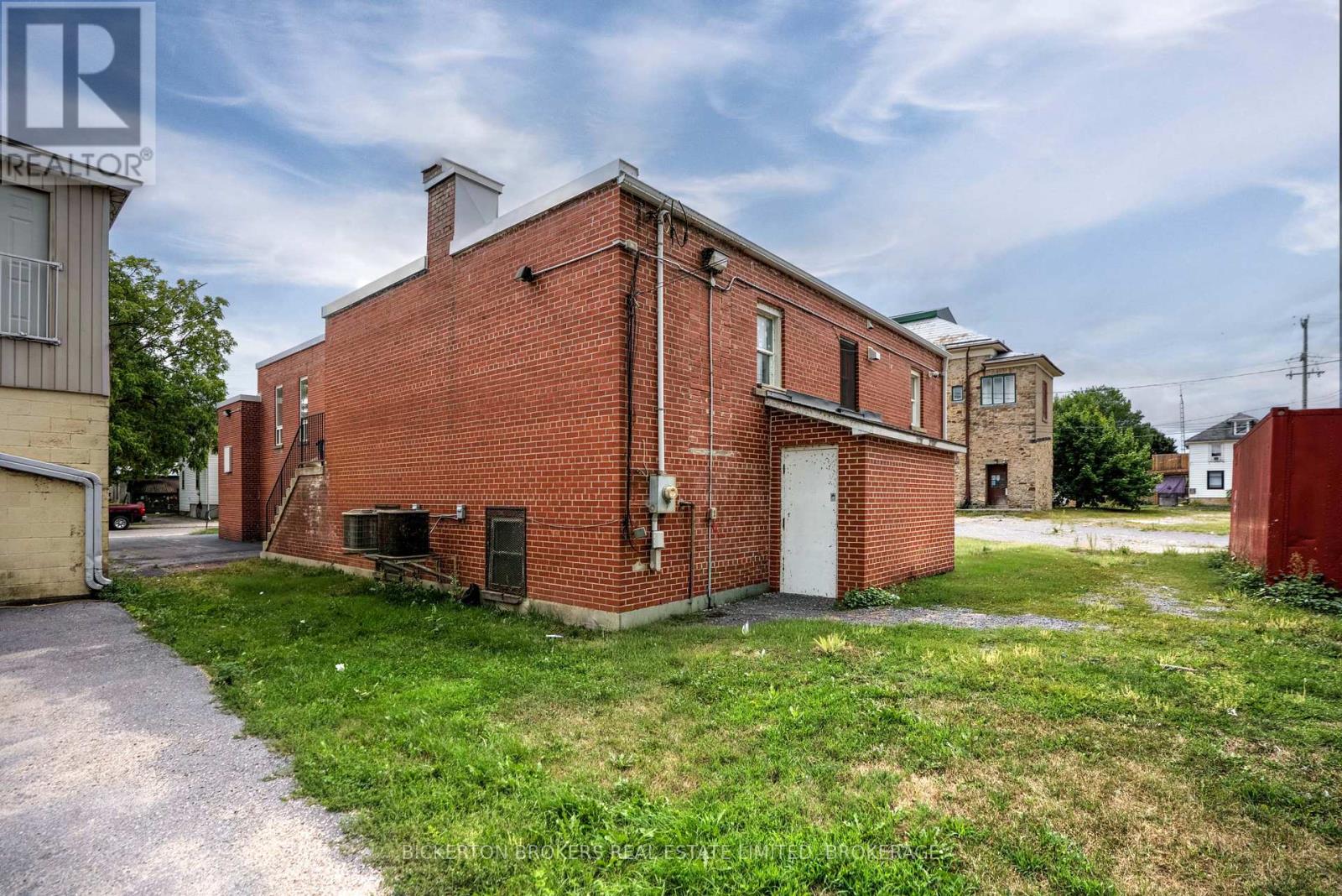 120 Garden Street, Gananoque, Ontario  K7G 1H9 - Photo 8 - X12409940