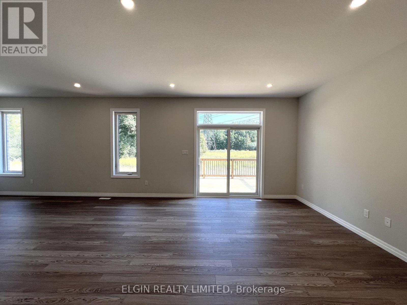8 Columbus Court, Central Elgin, Ontario  N5P 0E5 - Photo 12 - X12409864
