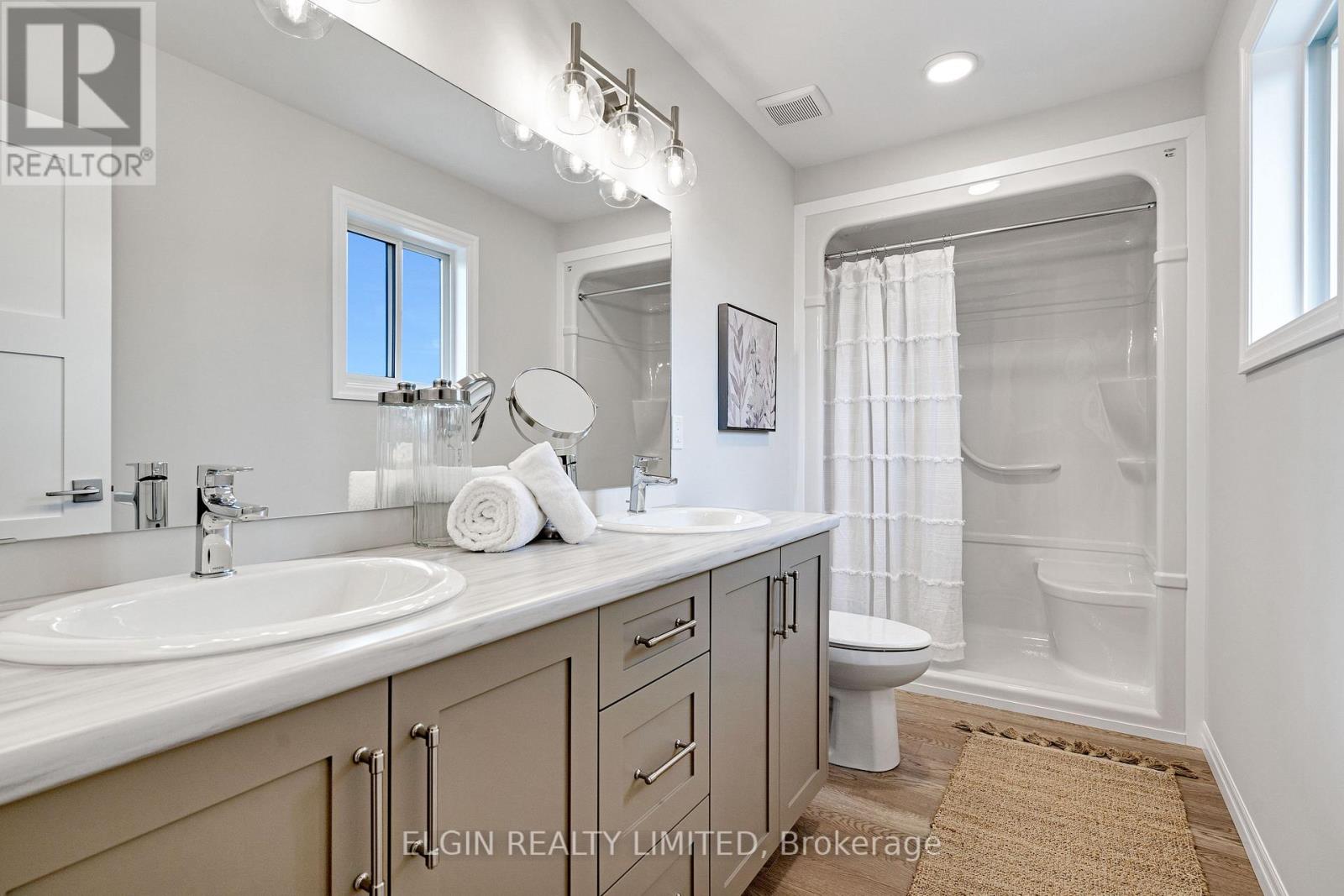 Photo 28 of 40 for 8 Columbus Court