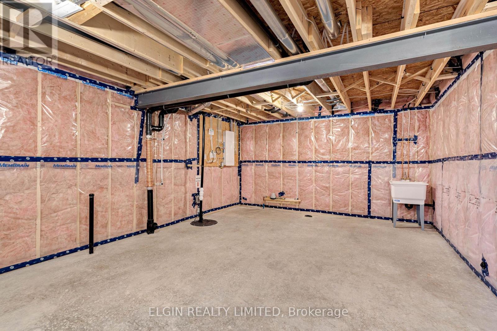 Photo 38 of 40 for 8 Columbus Court