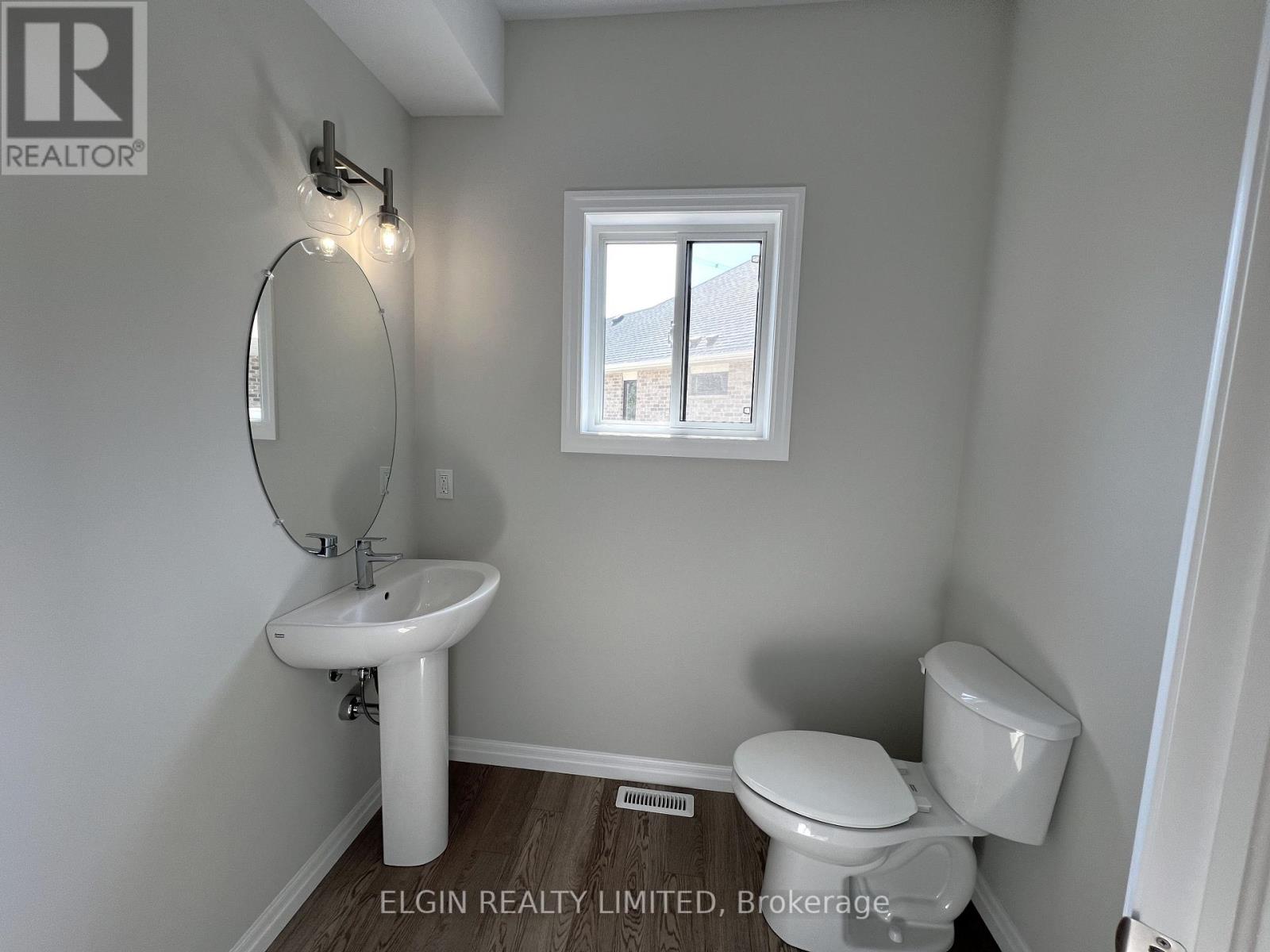 8 Columbus Court, Central Elgin, Ontario  N5P 0E5 - Photo 6 - X12409864