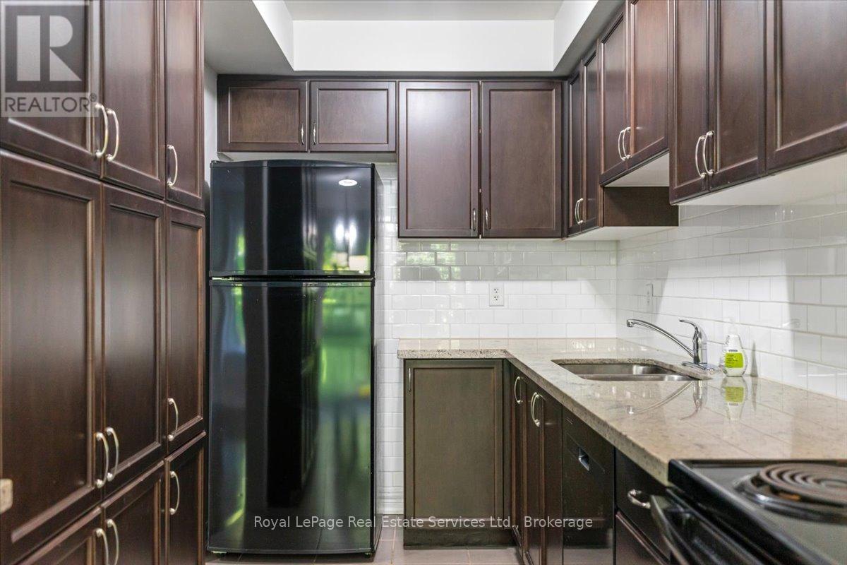 22 - 233 Duskywing Way, Oakville, Ontario  L6L 0C5 - Photo 7 - W12402975