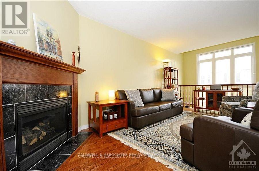 220 Freedom Private, Ottawa, Ontario  K1G 6W2 - Photo 4 - X12409851