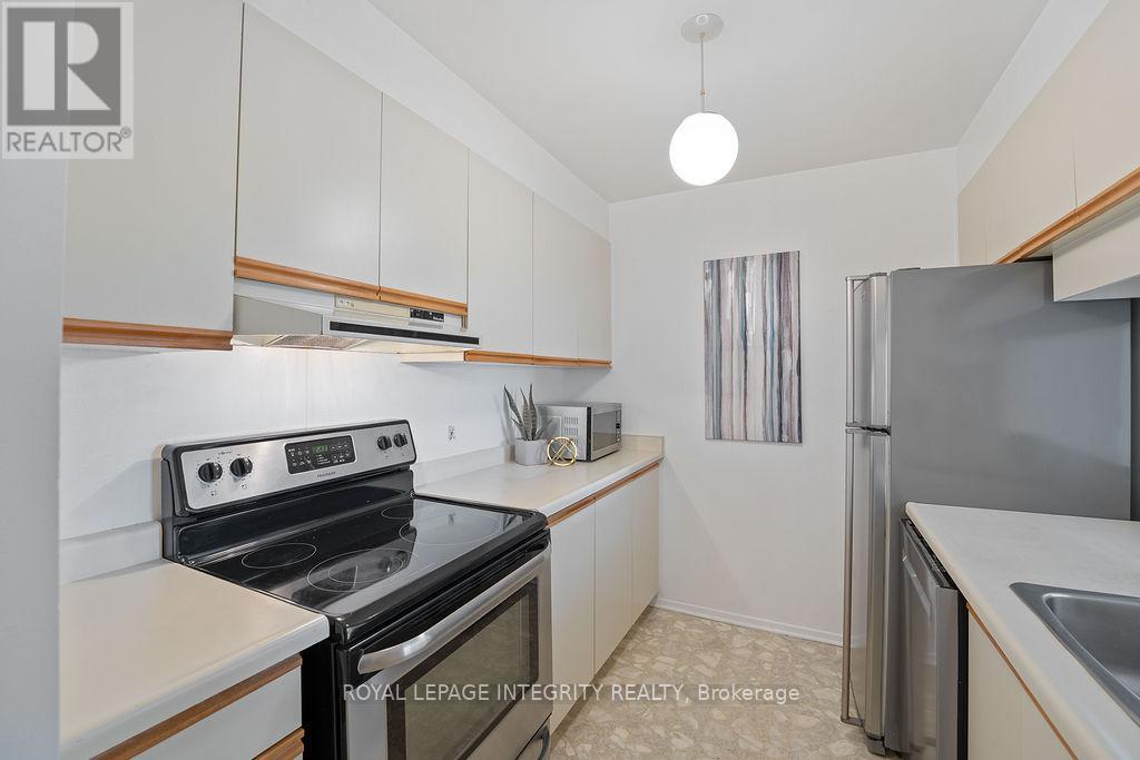 206 - 212 Viewmount Drive, Ottawa, Ontario  K2E 7X2 - Photo 19 - X12409912