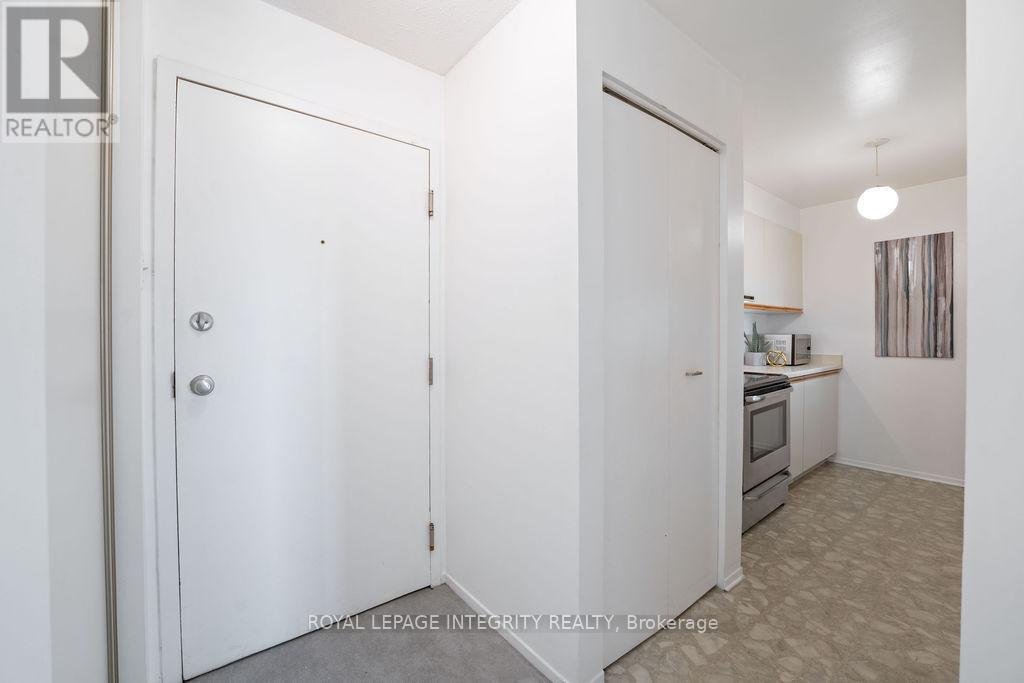 206 - 212 Viewmount Drive, Ottawa, Ontario  K2E 7X2 - Photo 21 - X12409912
