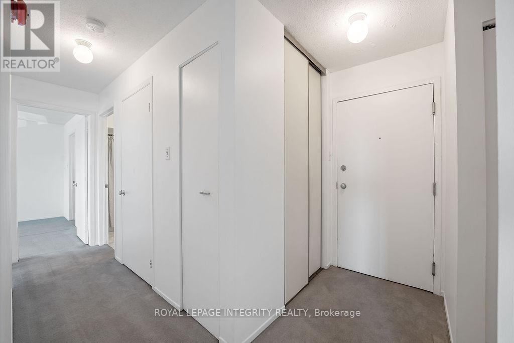 206 - 212 Viewmount Drive, Ottawa, Ontario  K2E 7X2 - Photo 27 - X12409912