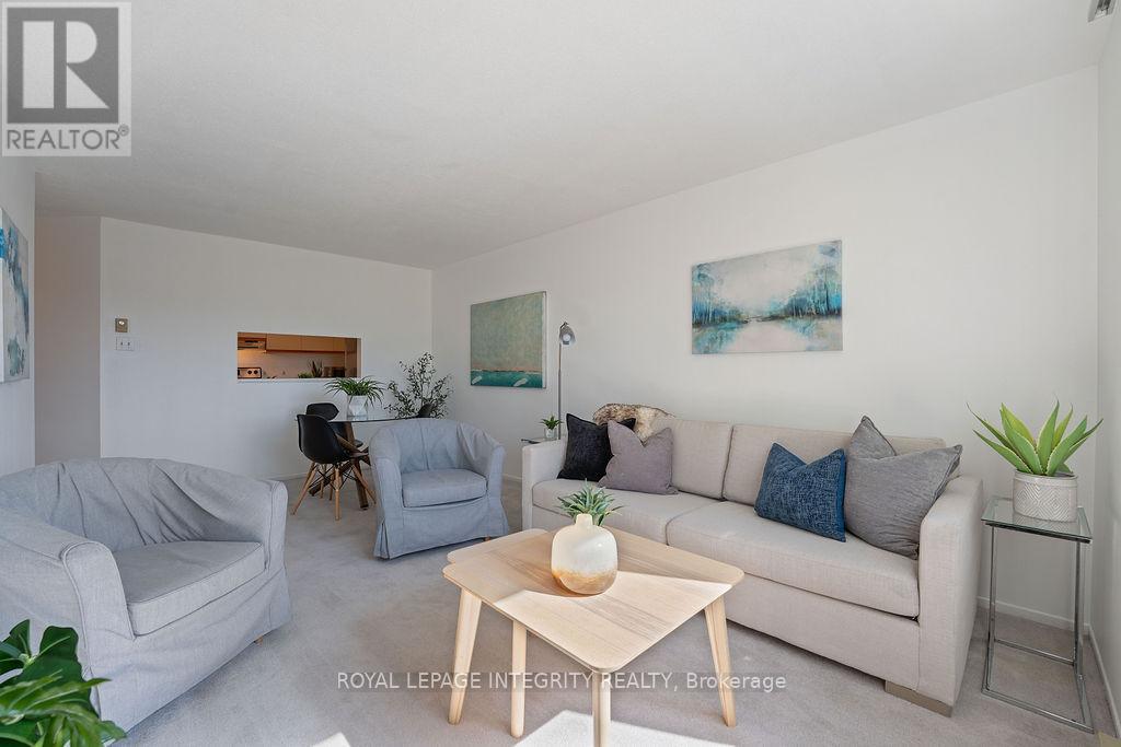 206 - 212 Viewmount Drive, Ottawa, Ontario  K2E 7X2 - Photo 9 - X12409912