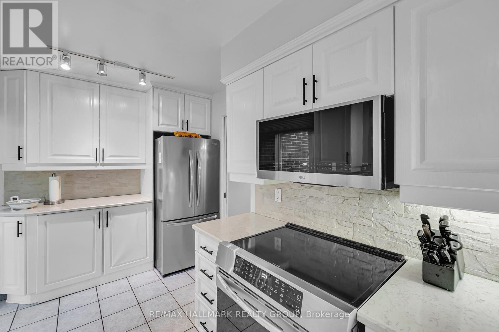 1 - 60 Greenfield Avenue, Ottawa, Ontario  K1S 0X7 - Photo 13 - X12409919