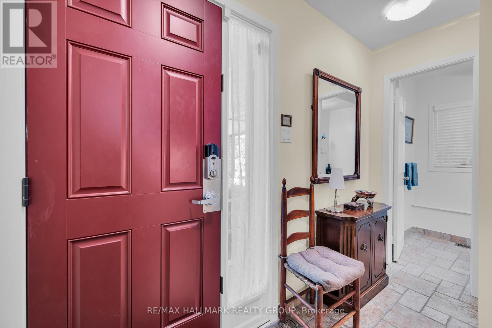 1 - 60 Greenfield Avenue, Ottawa, Ontario  K1S 0X7 - Photo 3 - X12409919