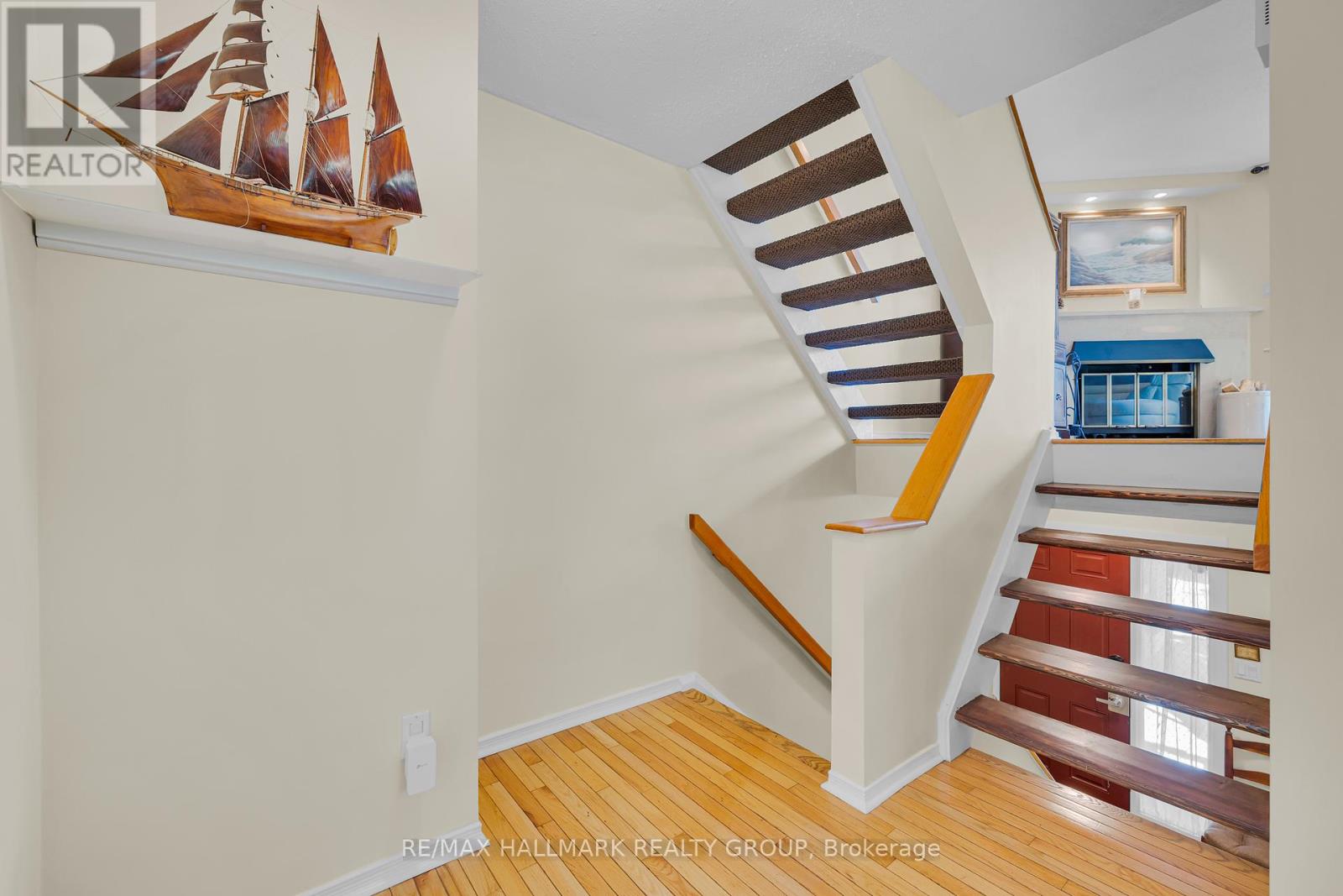 1 - 60 Greenfield Avenue, Ottawa, Ontario  K1S 0X7 - Photo 5 - X12409919