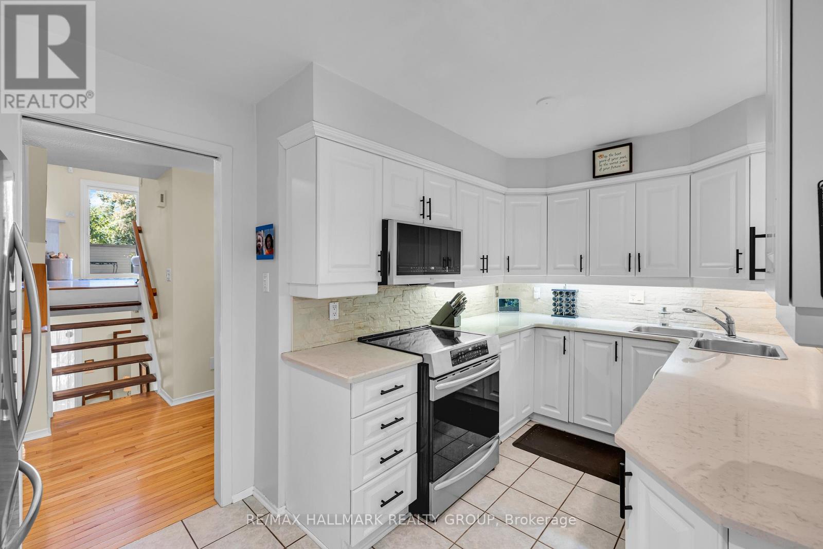 1 - 60 Greenfield Avenue, Ottawa, Ontario  K1S 0X7 - Photo 9 - X12409919