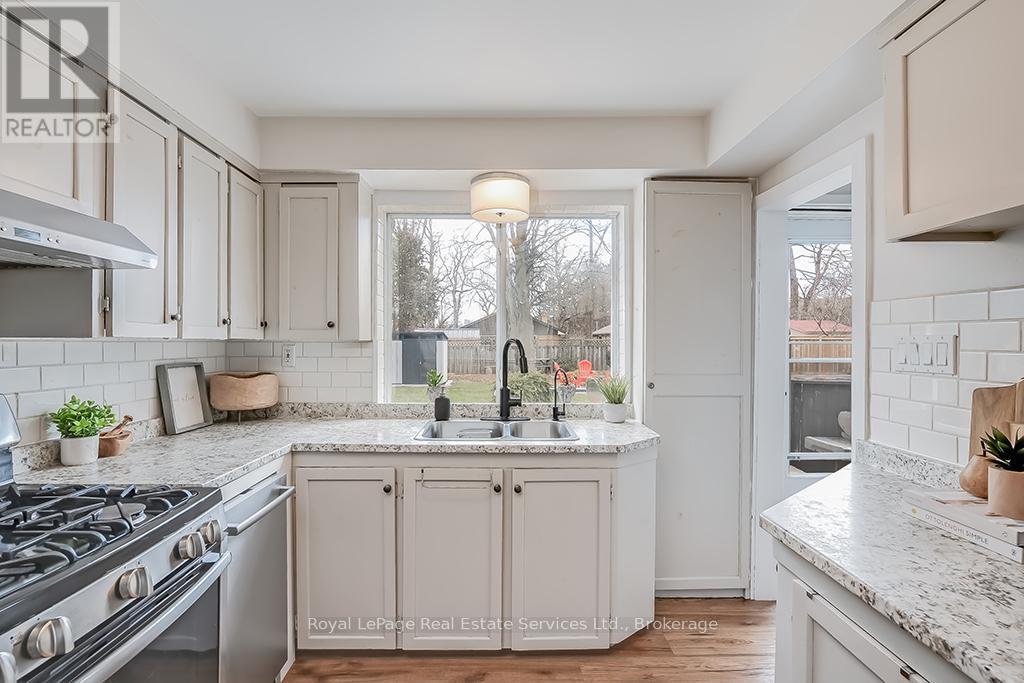 23 Lorne Avenue, Hamilton (Ancaster), Ontario  L9G 2X6 - Photo 15 - X12409939