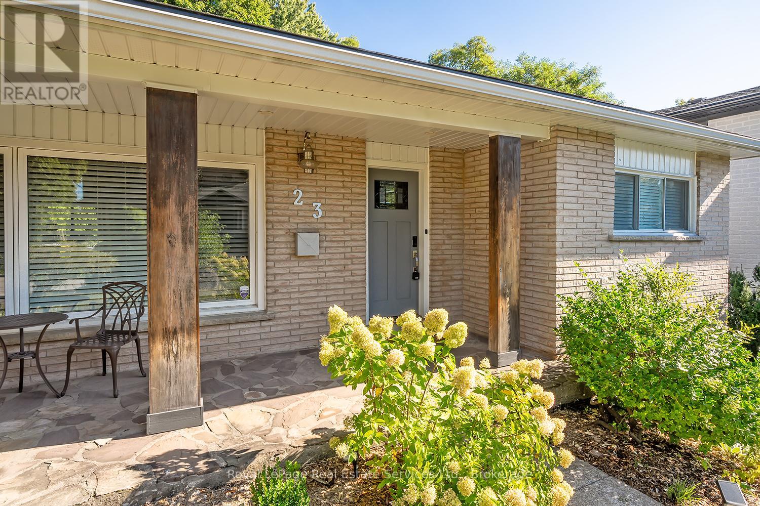 23 Lorne Avenue, Hamilton (Ancaster), Ontario  L9G 2X6 - Photo 3 - X12409939