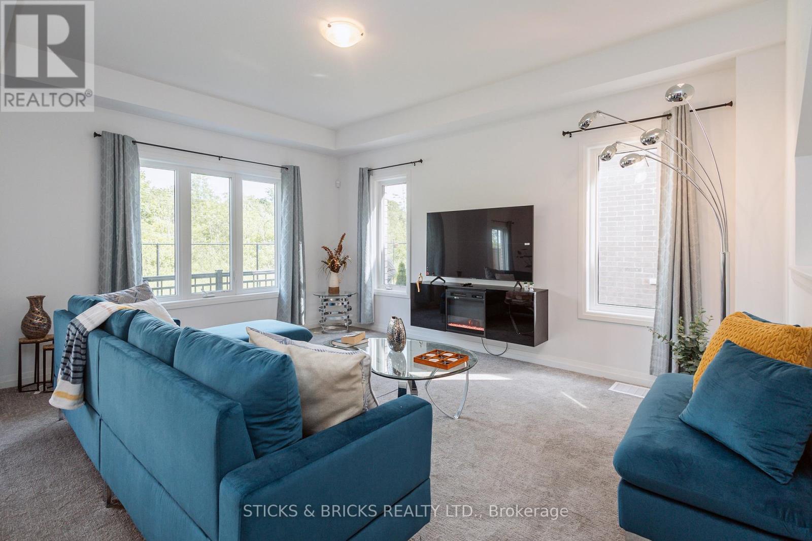 78 - 4552 Portage Road, Niagara Falls, Ontario  L2E 6A8 - Photo 13 - X12409813