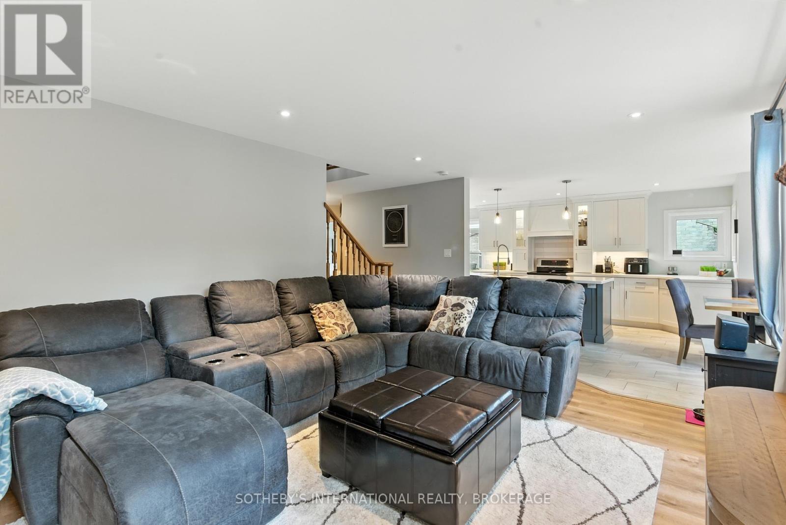 32 Sterling Street, St. Catharines, Ontario  L2S 3T2 - Photo 11 - X12409873