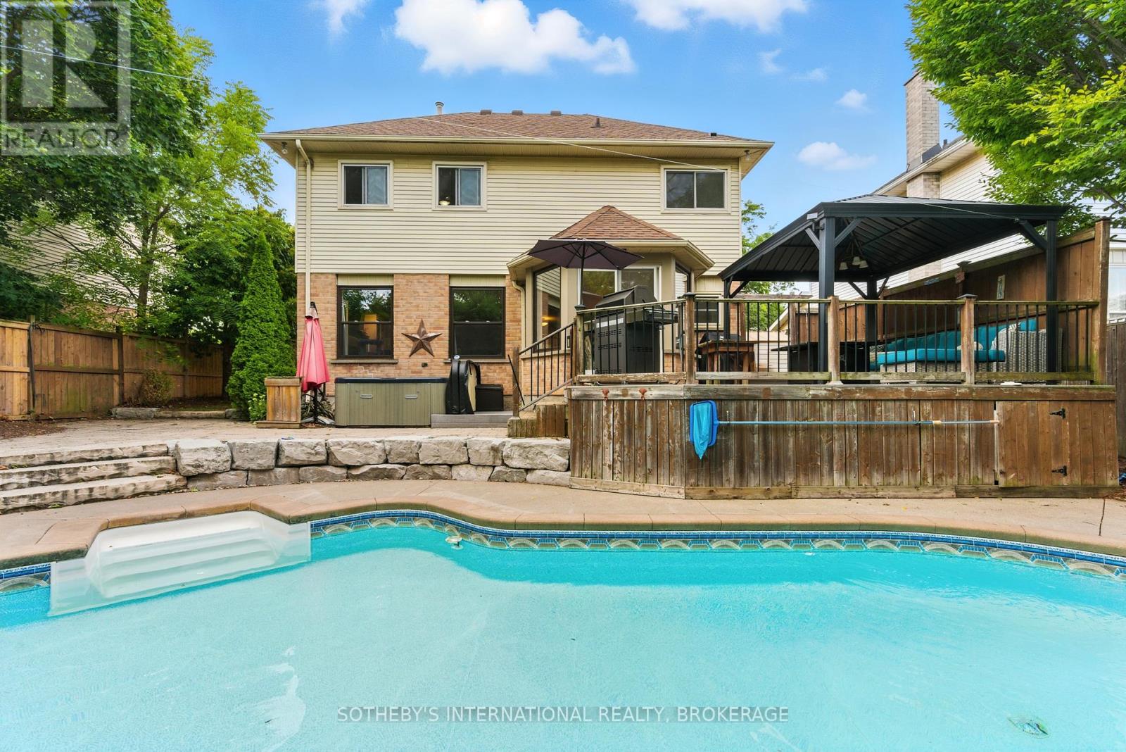 32 Sterling Street, St. Catharines, Ontario  L2S 3T2 - Photo 34 - X12409873