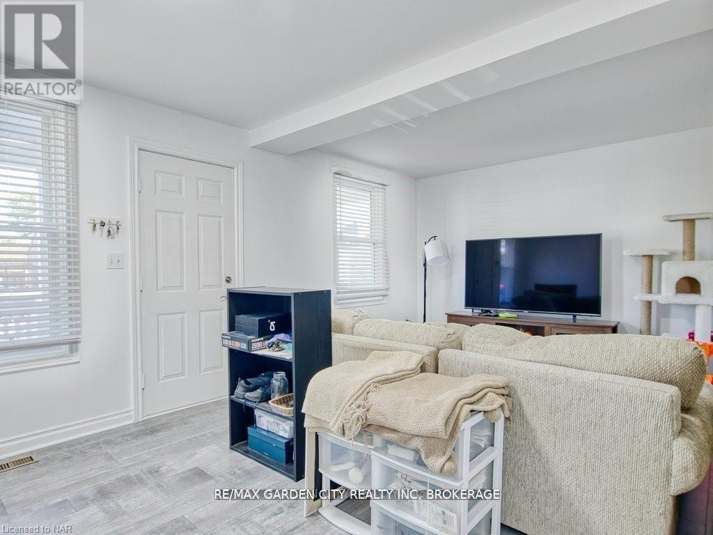 43 St George Street, St. Catharines, Ontario  L2M 5P5 - Photo 12 - X12409941