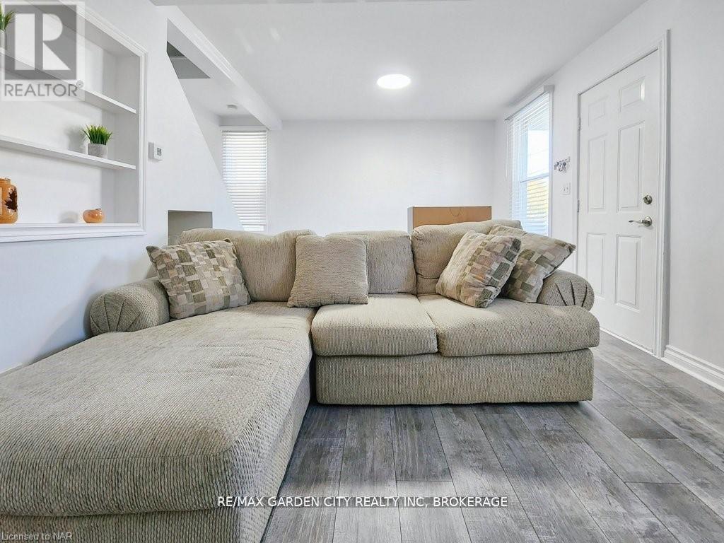 43 St George Street, St. Catharines, Ontario  L2M 5P5 - Photo 17 - X12409941