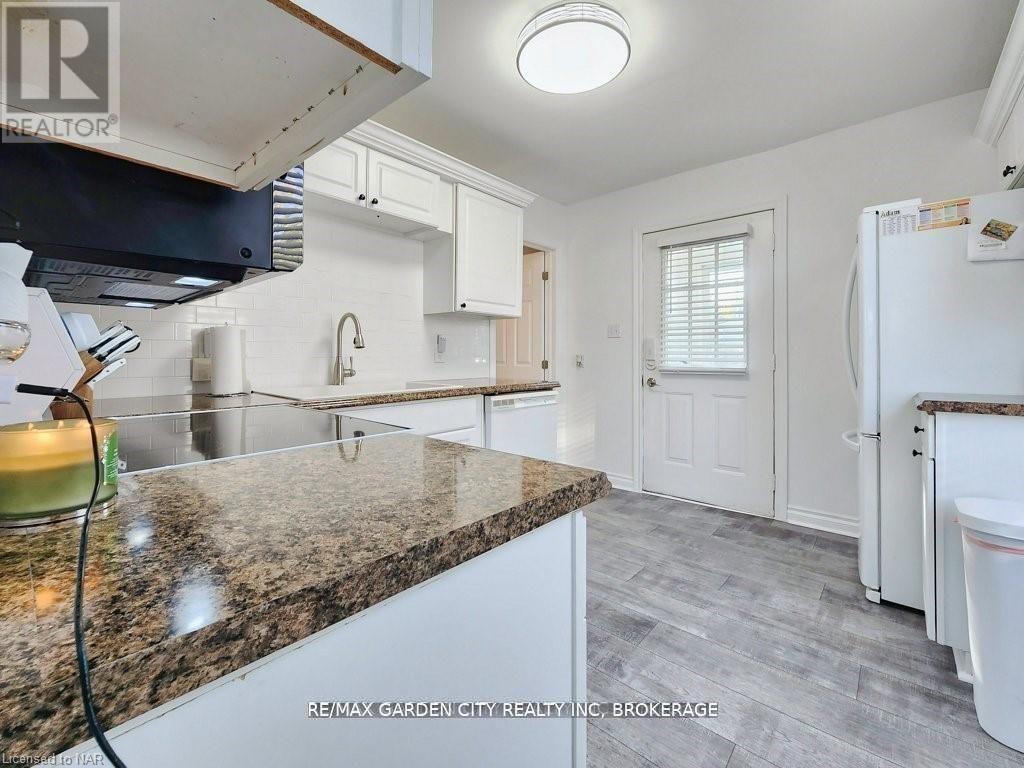 43 St George Street, St. Catharines, Ontario  L2M 5P5 - Photo 21 - X12409941