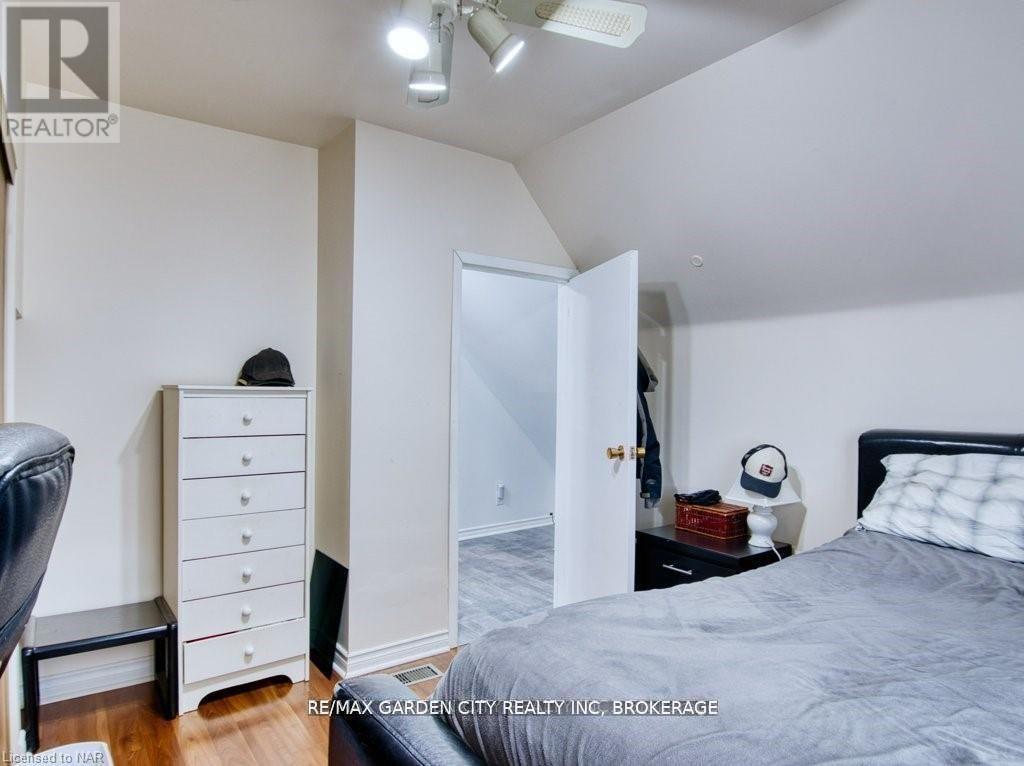 43 St George Street, St. Catharines, Ontario  L2M 5P5 - Photo 33 - X12409941