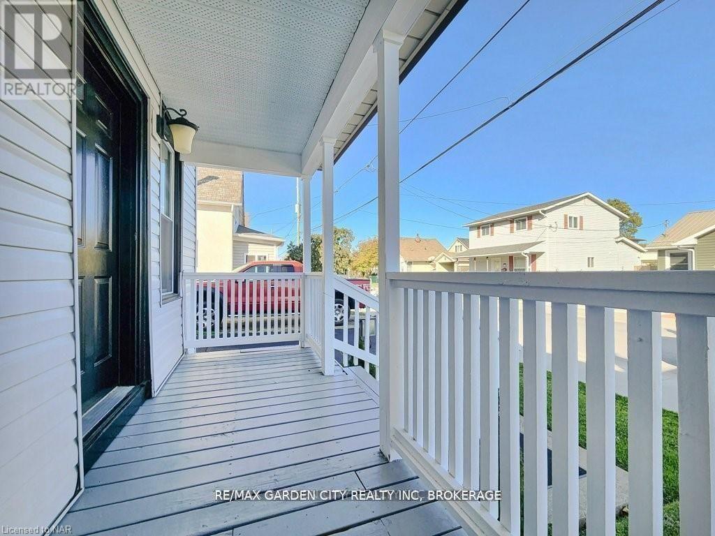 43 St George Street, St. Catharines, Ontario  L2M 5P5 - Photo 6 - X12409941