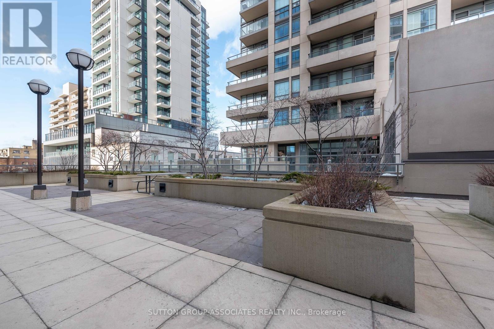 1502 - 530 St. Clair Avenue W, Toronto, Ontario  M6C 0A2 - Photo 32 - C12409762