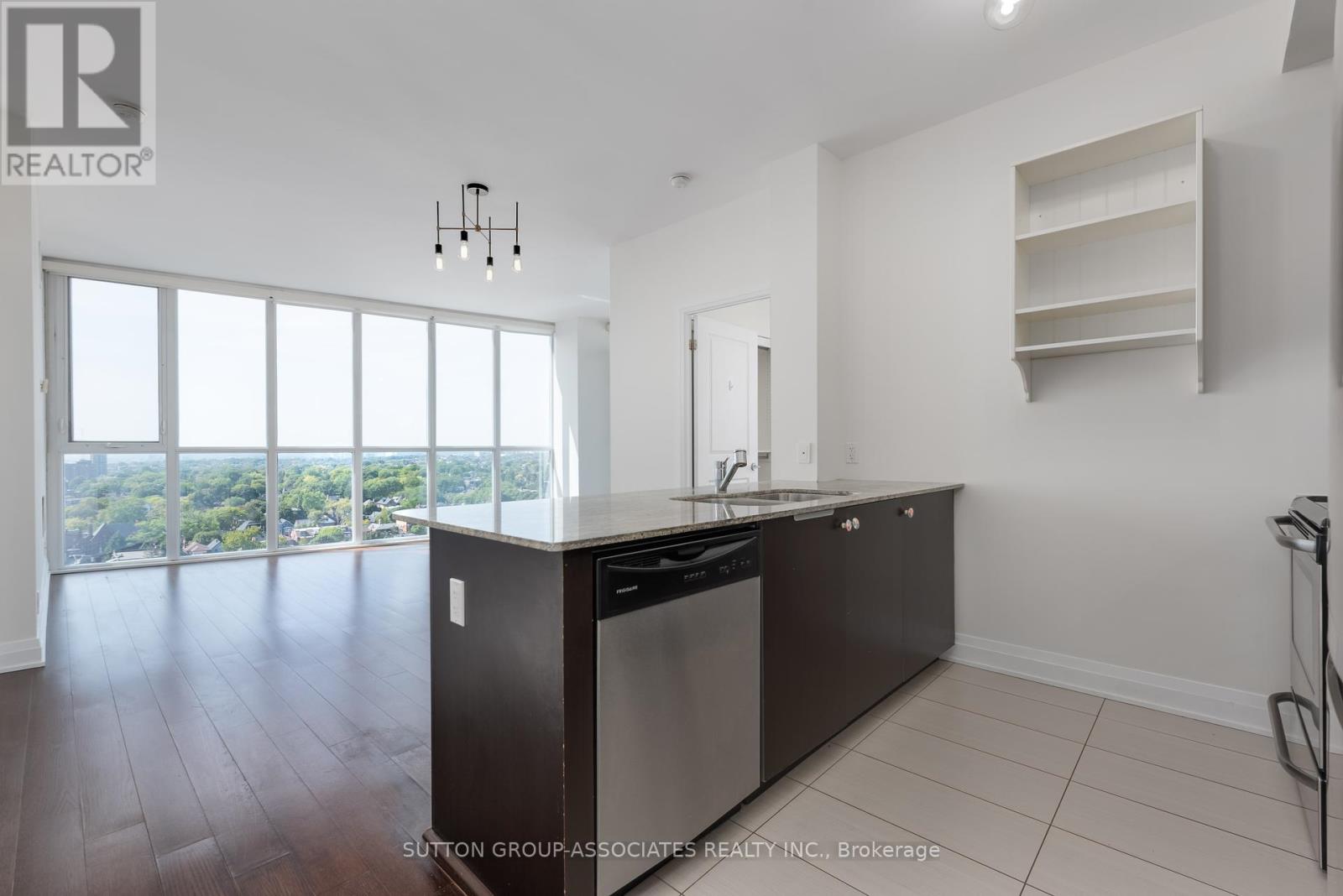 1502 - 530 St. Clair Avenue W, Toronto, Ontario  M6C 0A2 - Photo 8 - C12409762