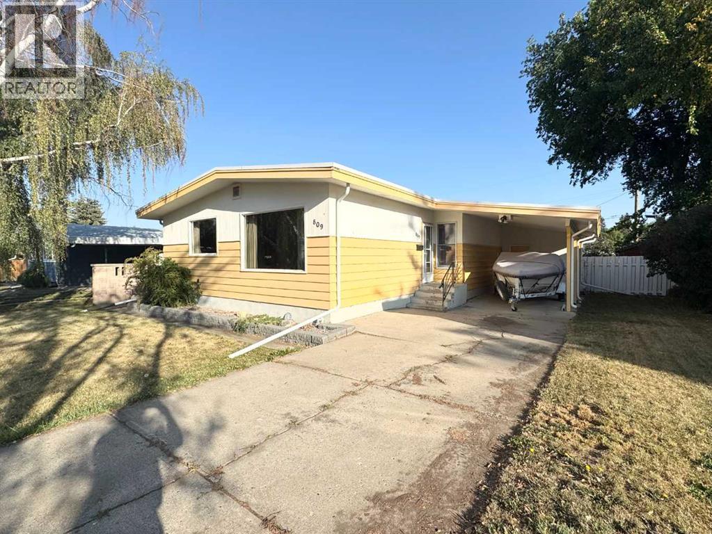 Property at 809 11 Avenue S image 2