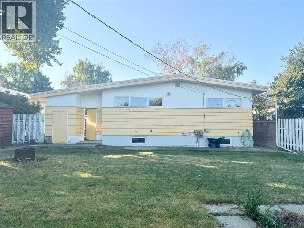 Property at 809 11 Avenue S image 3