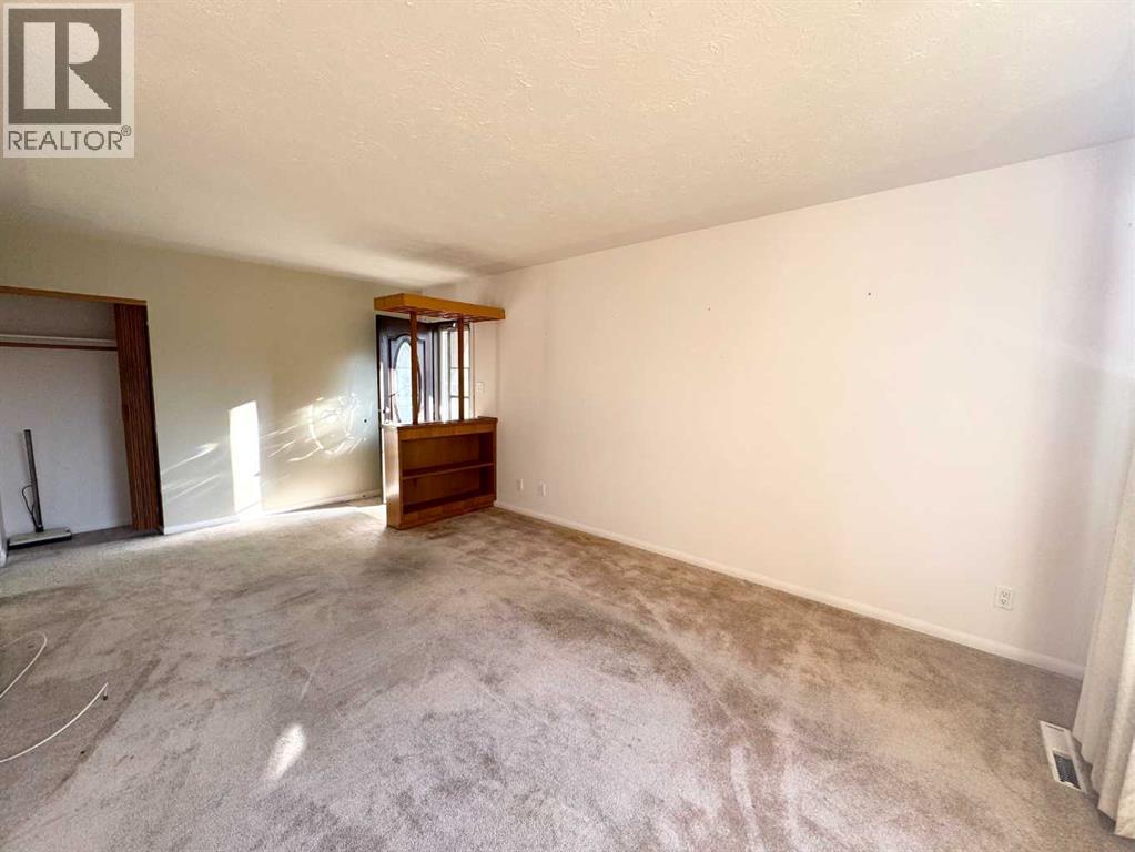 Property at 809 11 Avenue S image 5