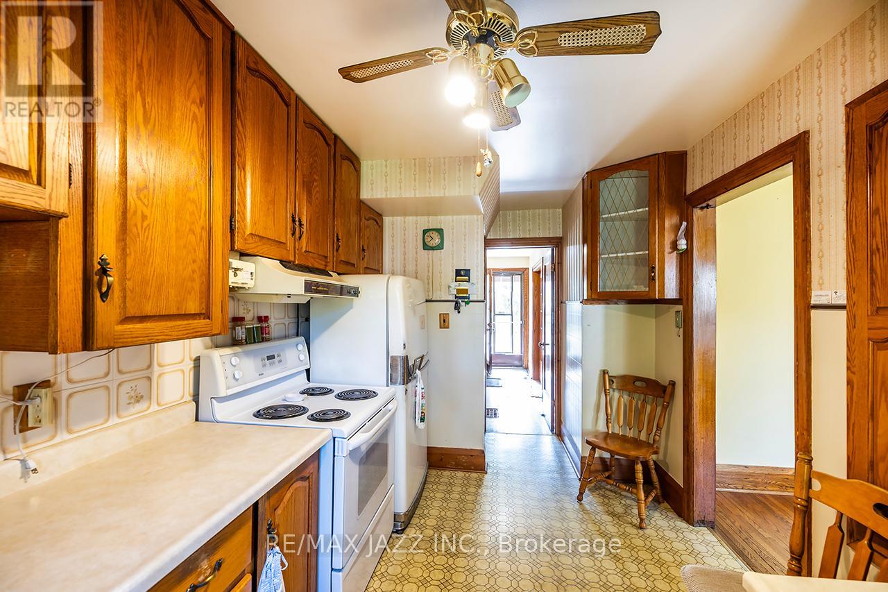 30 Thomas Street, Oshawa, Ontario  L1H 3W5 - Photo 14 - E12409933
