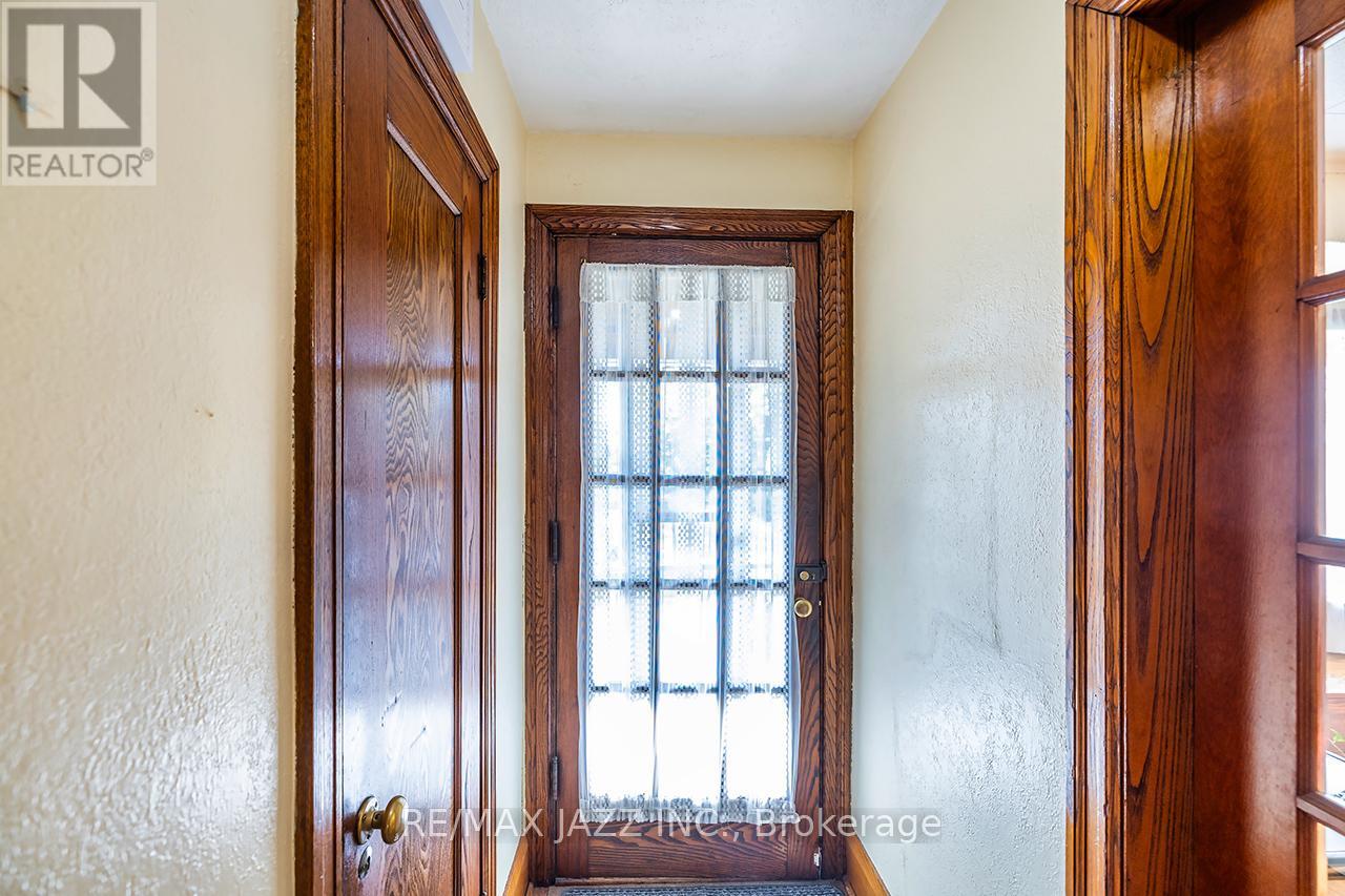 30 Thomas Street, Oshawa, Ontario  L1H 3W5 - Photo 5 - E12409933