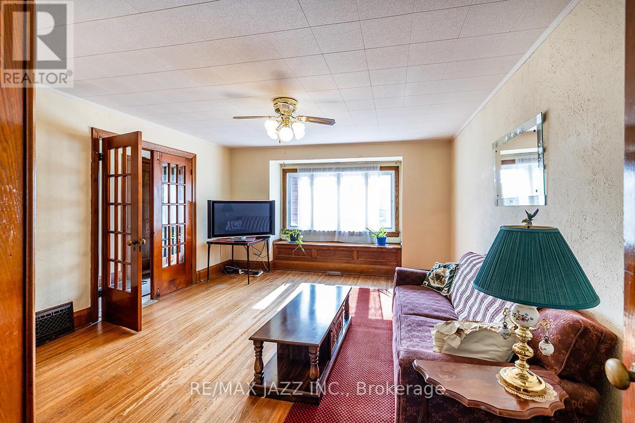 30 Thomas Street, Oshawa, Ontario  L1H 3W5 - Photo 9 - E12409933