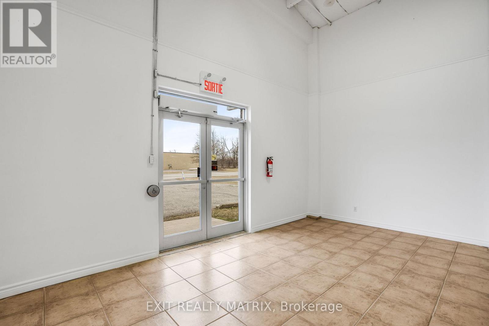 772 Cameron Street, Hawkesbury, Ontario  K6A 3S9 - Photo 4 - X12409903