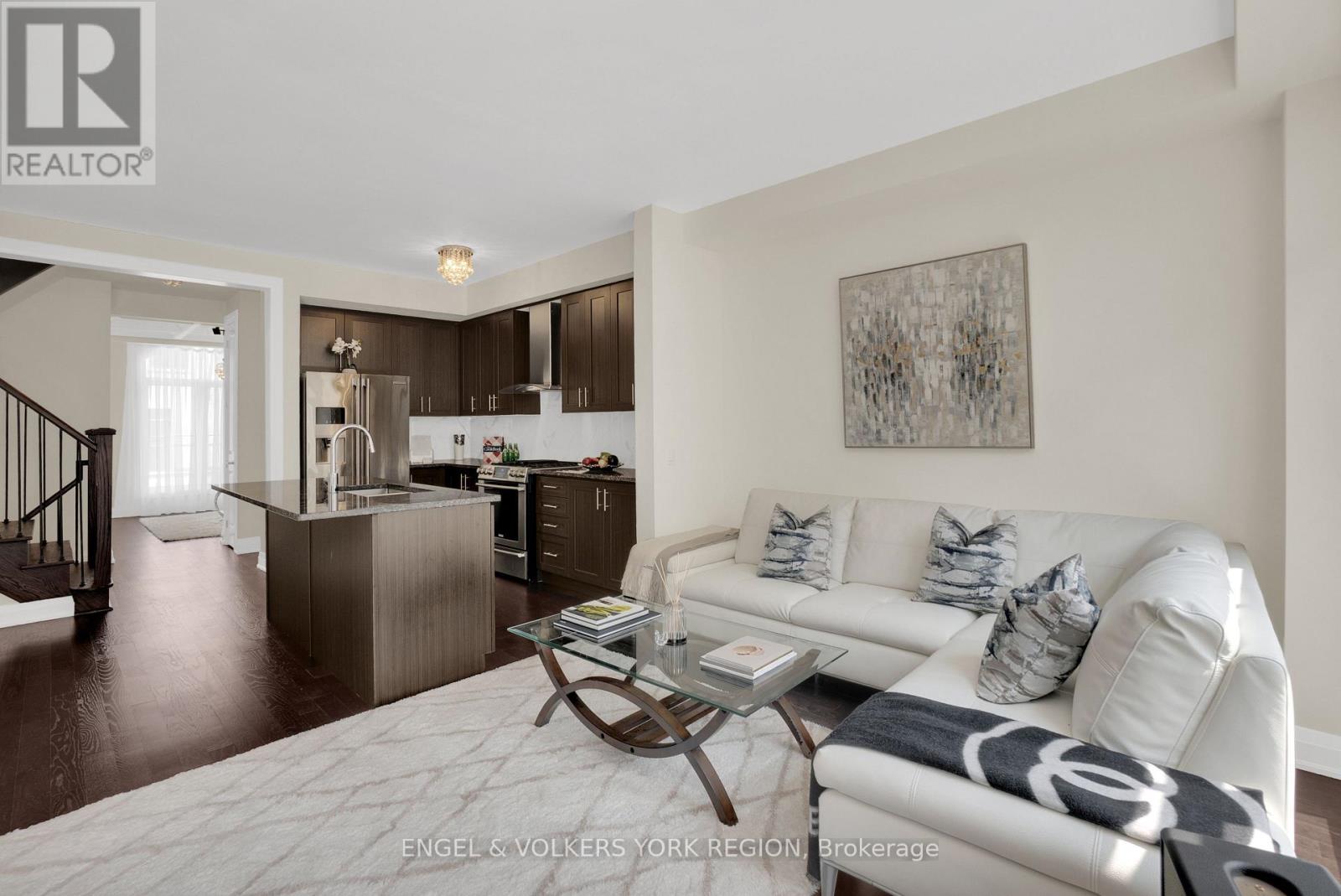 29 Nardini Lane N, Richmond Hill (South Richvale), Ontario  L4C 1C2 - Photo 18 - N12409737