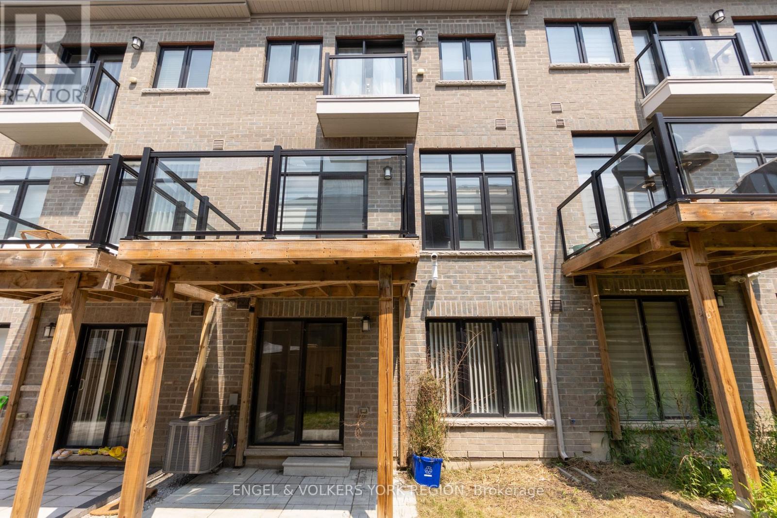 29 Nardini Lane N, Richmond Hill (South Richvale), Ontario  L4C 1C2 - Photo 40 - N12409737