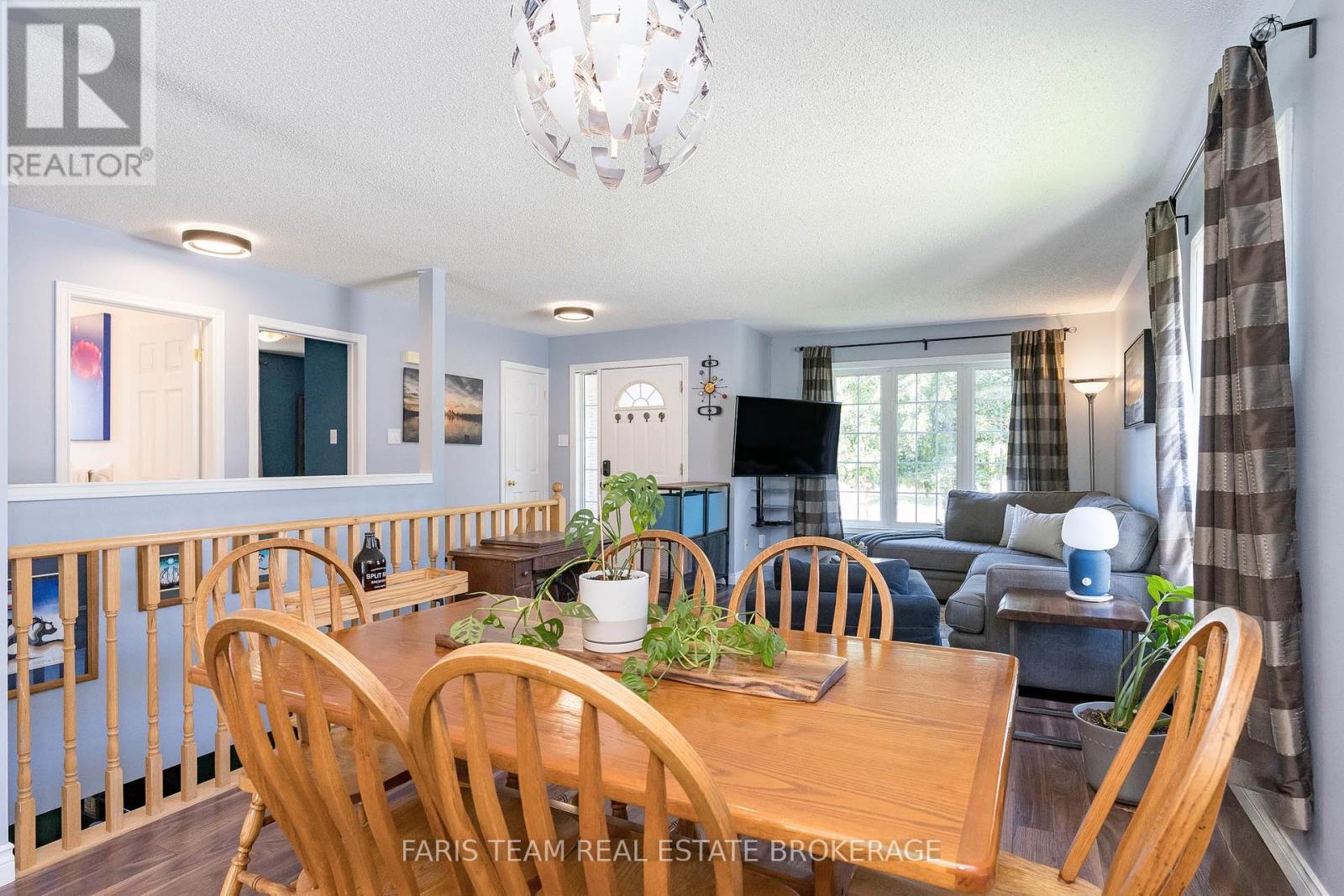 33 Georgias Walk, Tay (Victoria Harbour), Ontario  L0K 2A0 - Photo 11 - S12409765